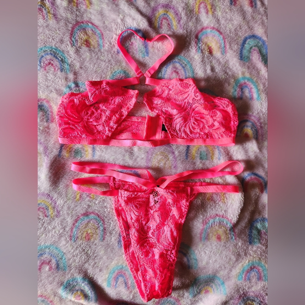 Pink underset with additional straps size Queen.